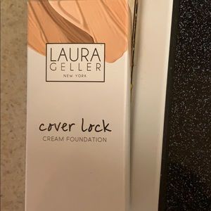 Laura Geller Cover Lock in Shade Light